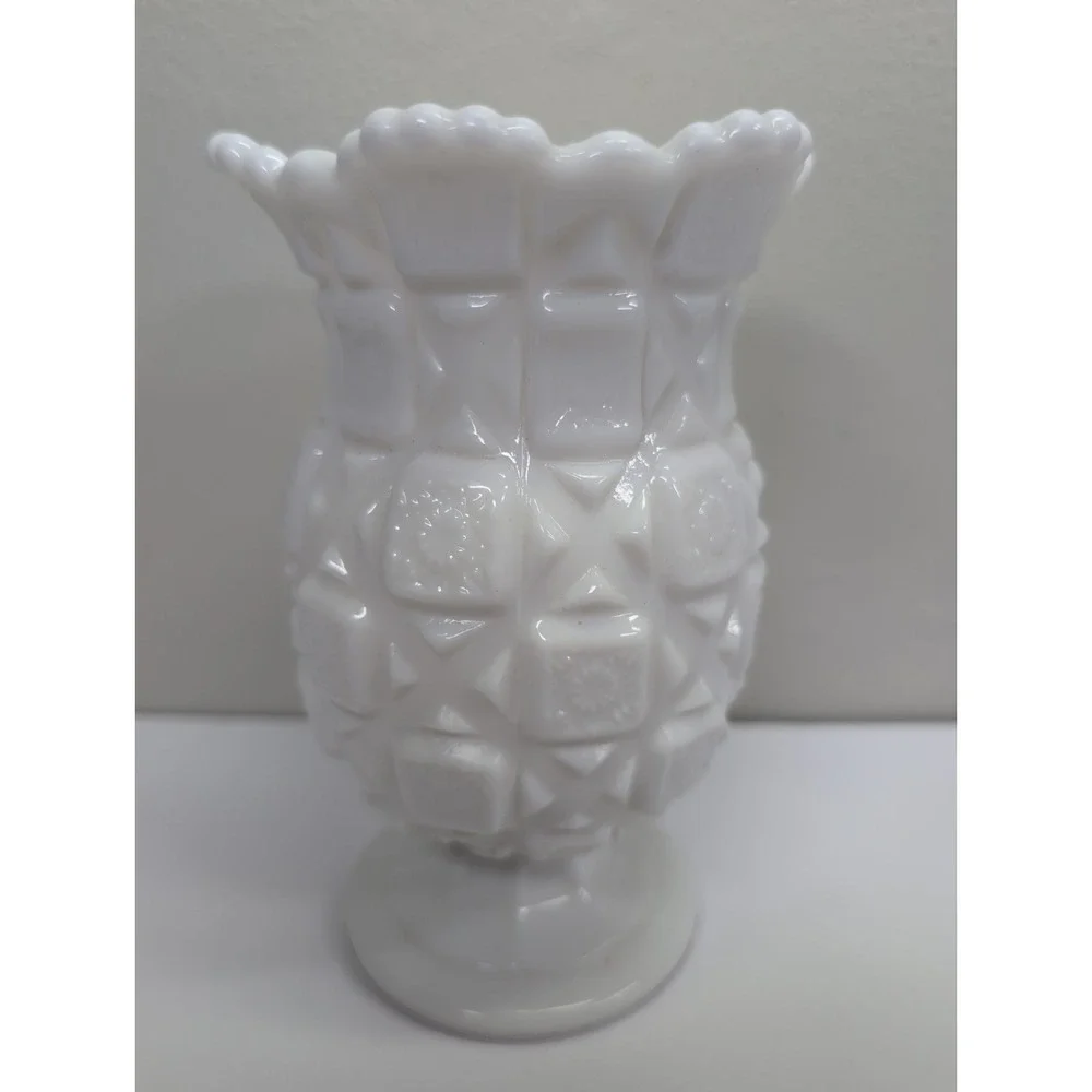 Vintage 6.5 In  Westmoreland Old Quilt Pattern Milk Glass White Pedestal Vase